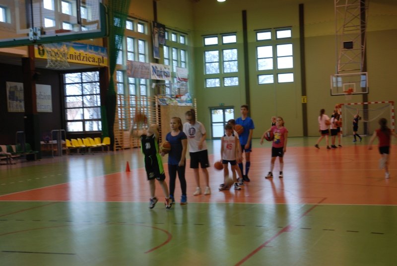 trening-koszykarek-ferie-zim-2016-29